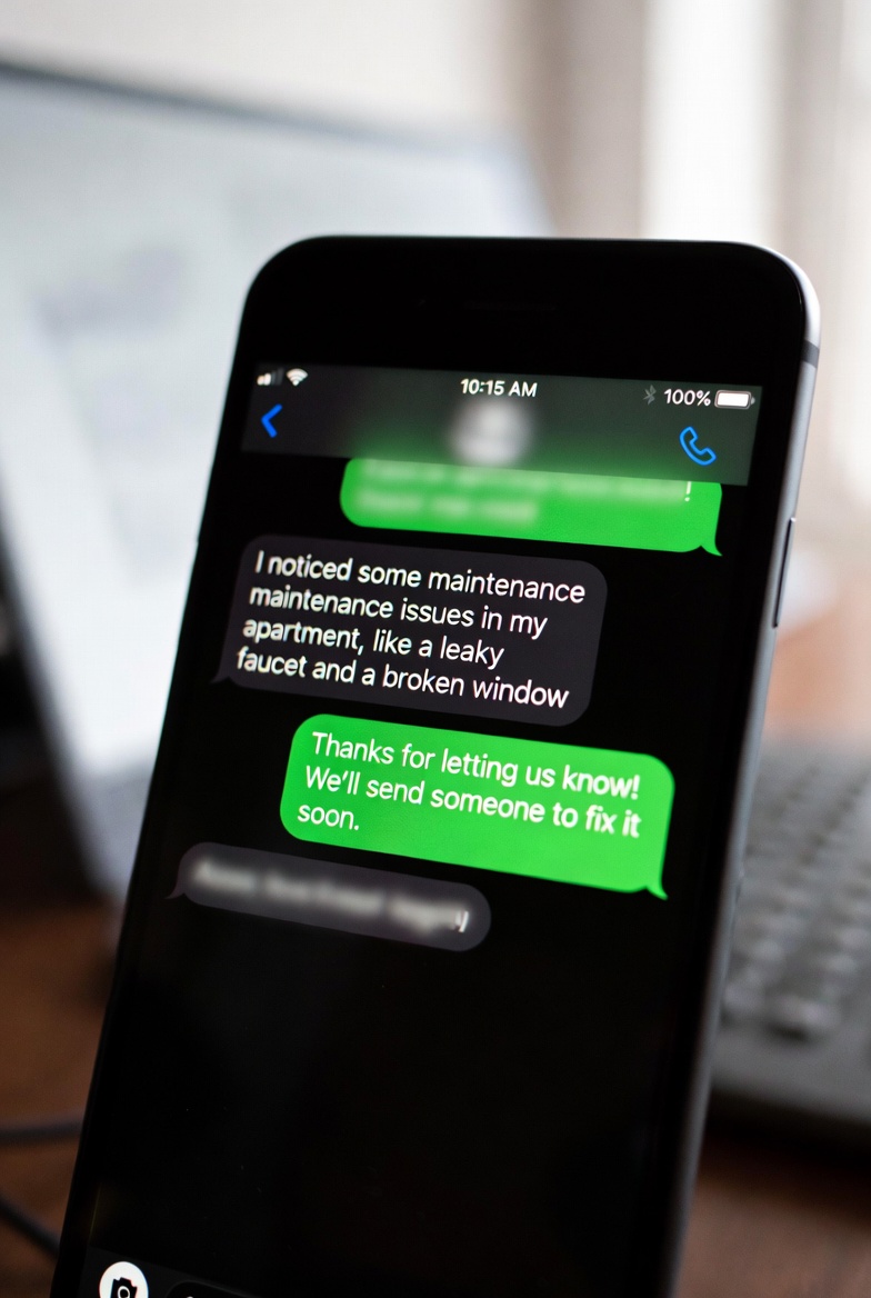 TenantAIQ AI responding to tenant maintenance request via text